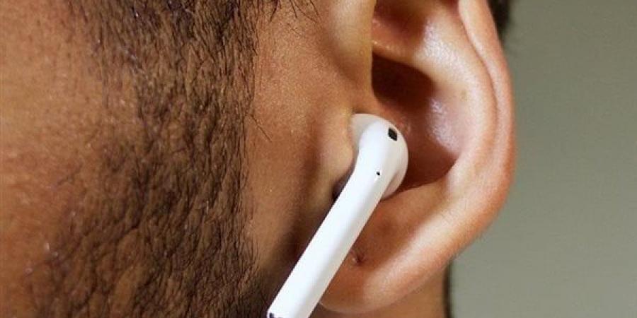 تتلف حاسة السمع.. تحذيرات من الاستخدام المفرط لسماعة الرأس والأذن - الكويت الاخباري