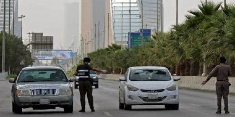 الداخلية السعودية: غرامة تصل لـ 100 ألف ريال لكل من يأوى حاملي تأشيرات الزيارة - الكويت الاخباري