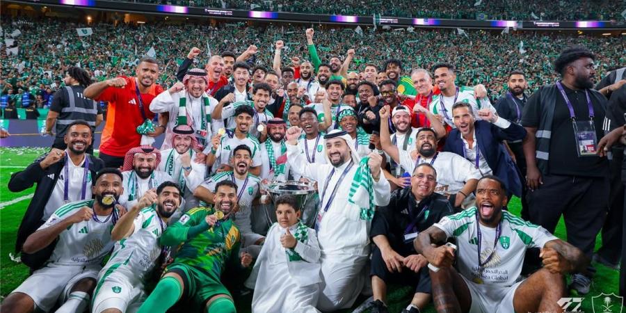 بعد التتويج بأبطال آسيا مكافأت ضخمة للاعبي الأهلي السعودي - الكويت الاخباري