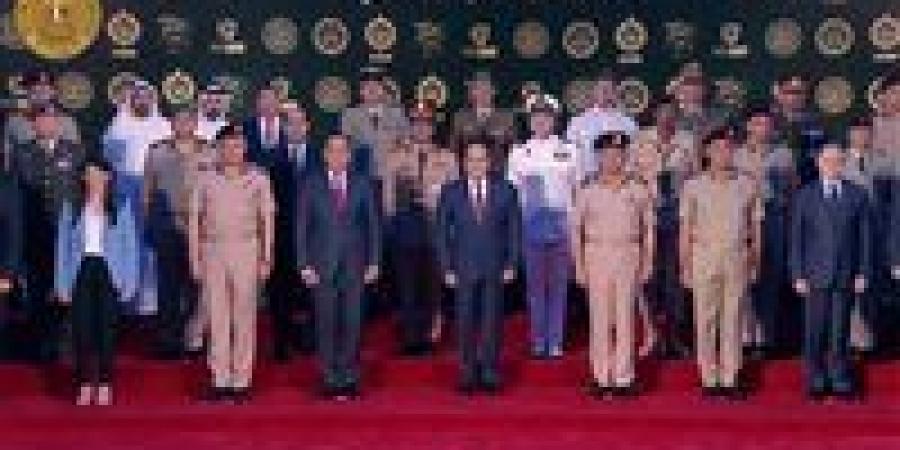 الرئيس عبد الفتاح السيسي يصل مقر بطولة العالم العسكرية للفروسية رقم ٢٥ بالعاصمة الإدارية "بث مباشر" - الكويت الاخباري