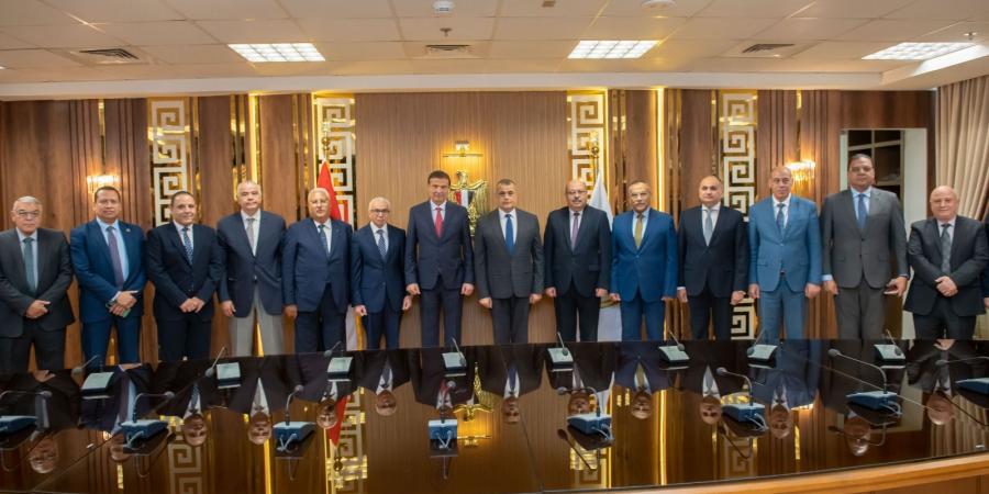 وزيرا الإنتاج الحربى والزراعة يشهدان توقيع اتفاقية للاستفادة من المنتجات الزراعية وتسويقها - الكويت الاخباري