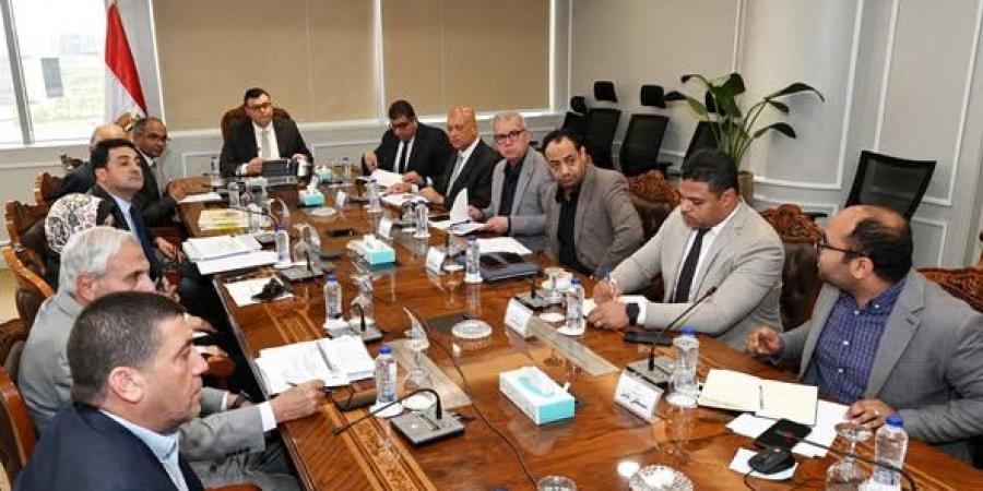 وزير الإسكان يتابع تنفيذ المرحلة الثانية لمحطة مياه بمدينة ٦ أكتوبر - الكويت الاخباري