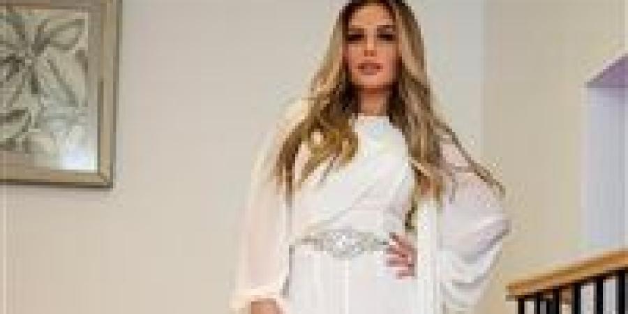 نيكول سابا تتألق كالفراشة البيضاء في حفل كامل العدد بشرم الشيخ - الكويت الاخباري