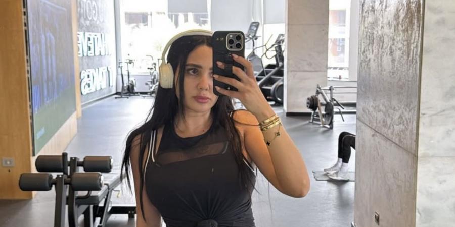 مي القاضي تخطف الأنظار بإطلالة جريئة - الكويت الاخباري