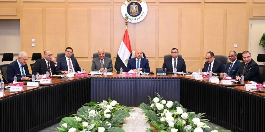 الوزير توافق المجموعة الوزارية على معايير حوافز تصنيع السيارات - الكويت الاخباري