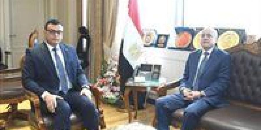 وزير الإسكان يتابع مشروعات "حياة كريمة" بالأقصر - الكويت الاخباري