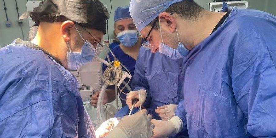 الصحة: فريق طبي مصري ينجح في ترميم فك مريض روسي باستخدام المنظار والميكروسكوب بمستشفى العلمين - الكويت الاخباري