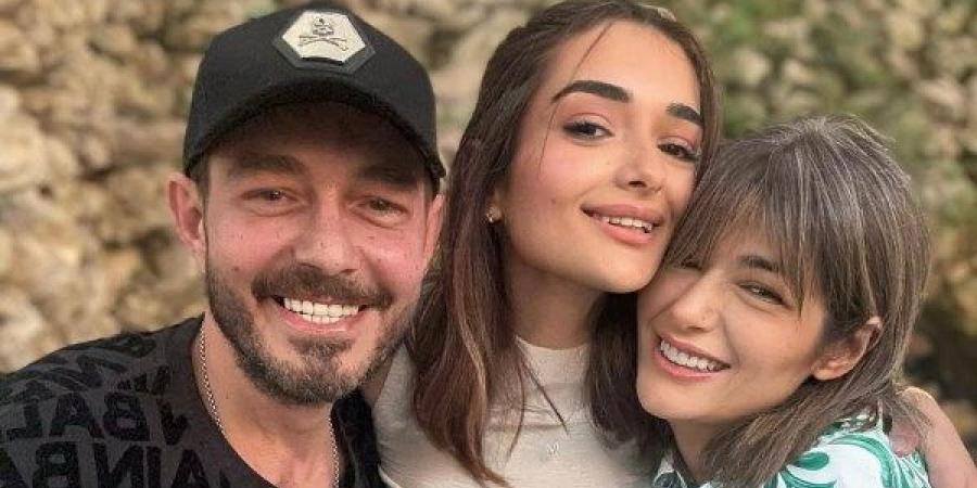 ملك أحمد زاهر تشارك الجمهور صوراً مع عائلتها.. شاهد - الكويت الاخباري