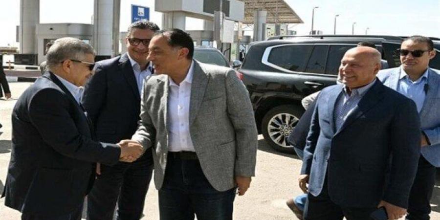 مدبولي يتفقد شركة قناة السويس للحاويات بميناء شرق بورسعيد - الكويت الاخباري