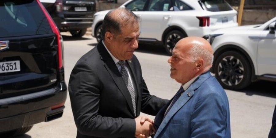 استقبال حافل لنقيب المعلمين في العراق لحضور اجتماع اتحاد المعلمين العرب - الكويت الاخباري