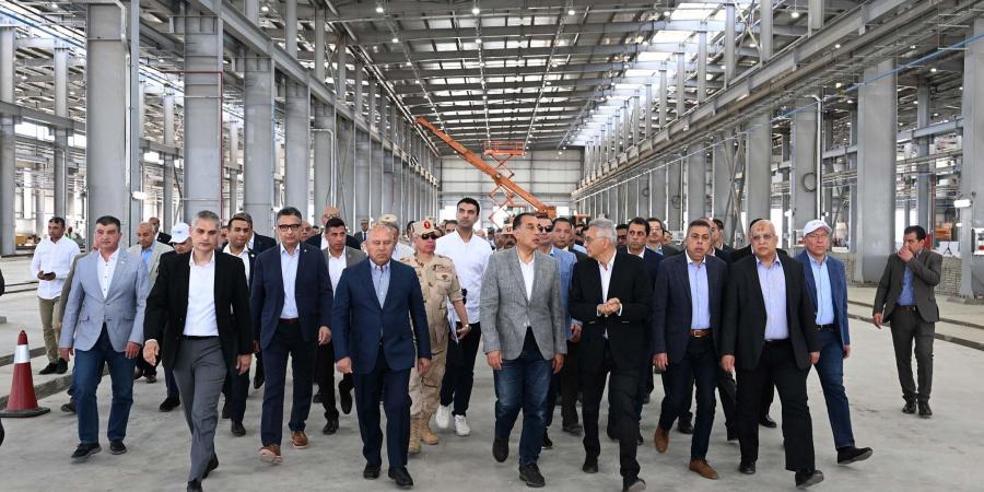 مدبولى يتفقد مصنع الشركة الوطنية المصرية لصناعات السكك الحديدية - الكويت الاخباري