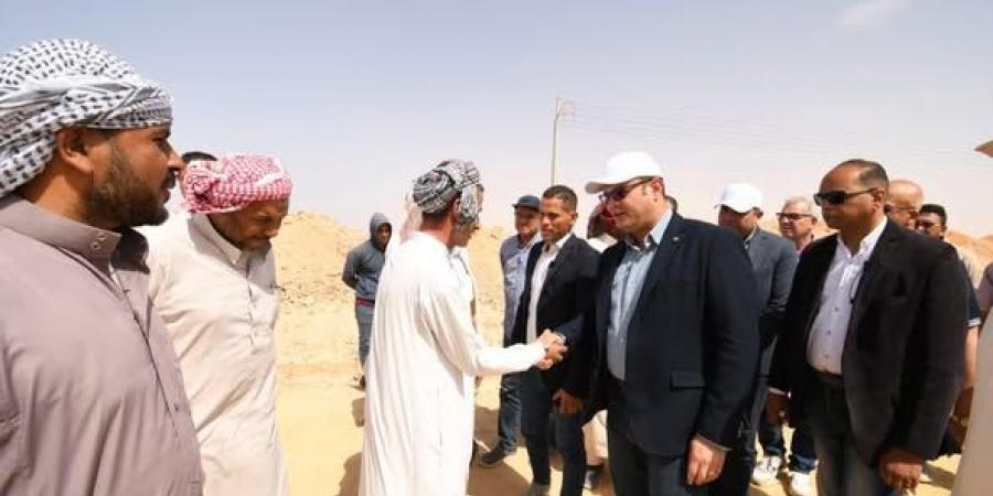 وزير الإسكان يبدأ جولة لمتابعة مشروعات الساحل الشمالي الغربي وأعمال الطرق والمرافق برأس الحكمة - الكويت الاخباري