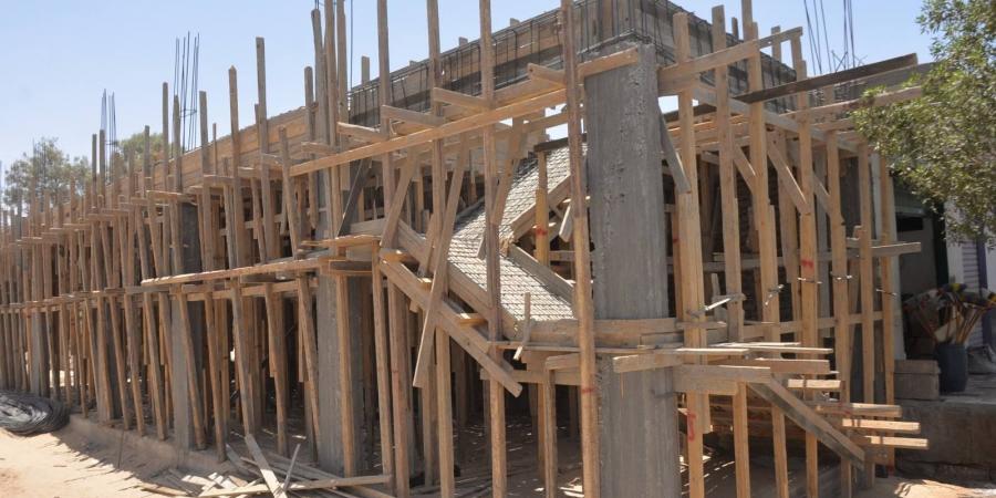 محافظ الأقصر يوجه بسرعة إنهاء تطوير البنية التحتية بمنطقة العوامية وإزالة مبان مخالفة بمدينة البياضية - الكويت الاخباري