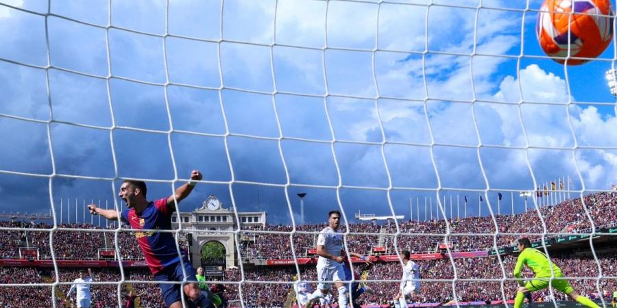 برشلونة في صدارة «الليغا» بفارق 7 نقاط عن ريال مدريد - الكويت الاخباري