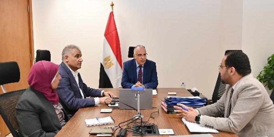 وزير الرى يتابع تنفيذ المسار الناقل لمياه الصرف الزراعي لمحطة المعالجة بالدلتا الجديدة - الكويت الاخباري