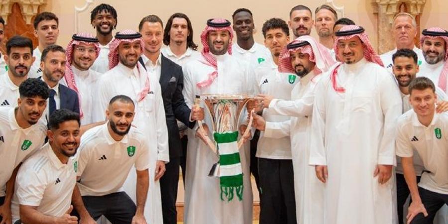شاهد ولي العهد السعودى يستقبل الأهلي بعد الإنجاز الآسيوي - الكويت الاخباري