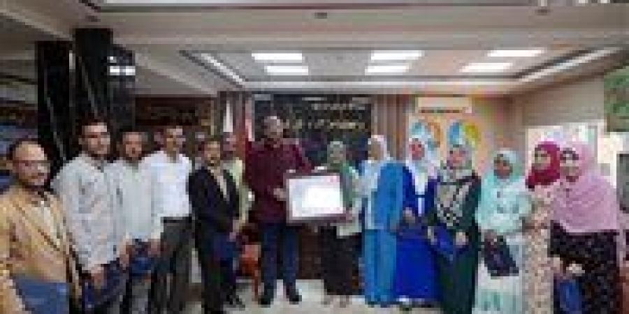 لحصولهم على المركز الأول..مياه سوهاج تكرم العاملين بادارة نظم المعلومات الجغرافية والاصول الفنية - الكويت الاخباري