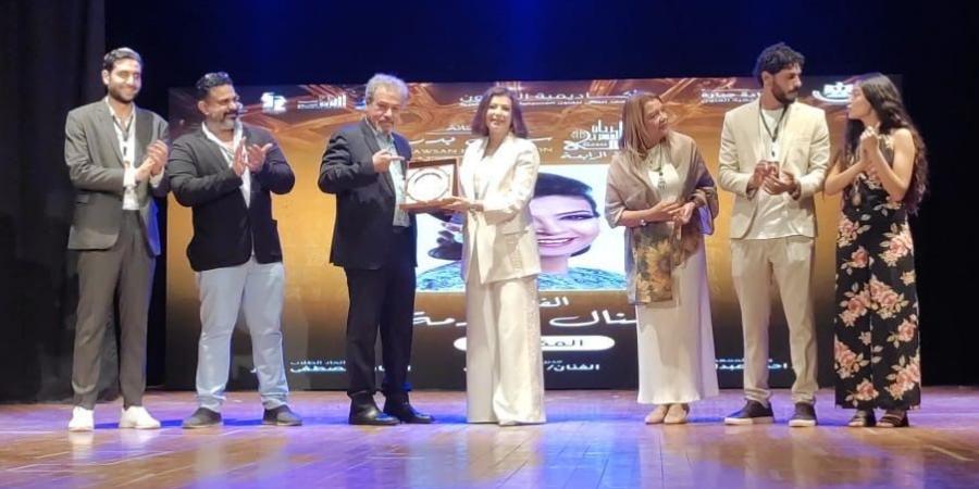 تكريم غادة جبارة ومنال سلامة خلال حفل افتتاح مهرجان المسرح العالمي |صور - الكويت الاخباري