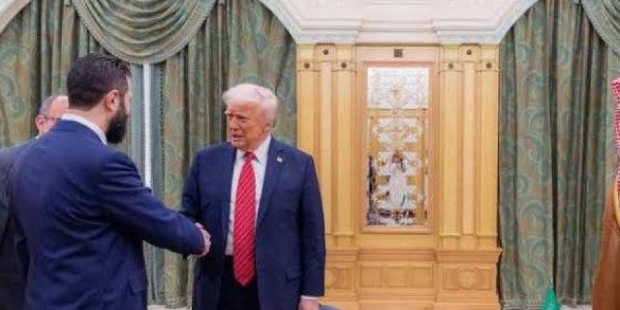 ترامب يطالب الشرع بطرد جميع الإرهابيين الأجانب من الأراضي السورية - الكويت الاخباري