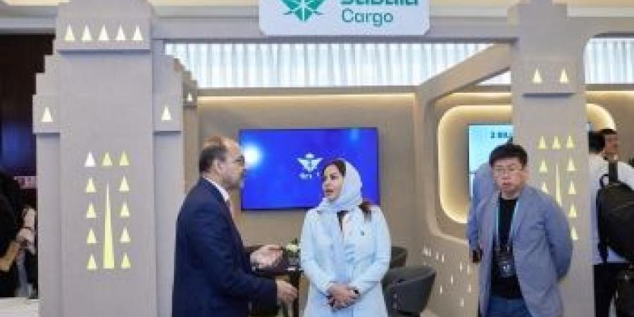 عاجل بدء أعمال القمة الخليجية الأمريكية بحضور ولي العهد والرئيس الأمريكي - الكويت الاخباري