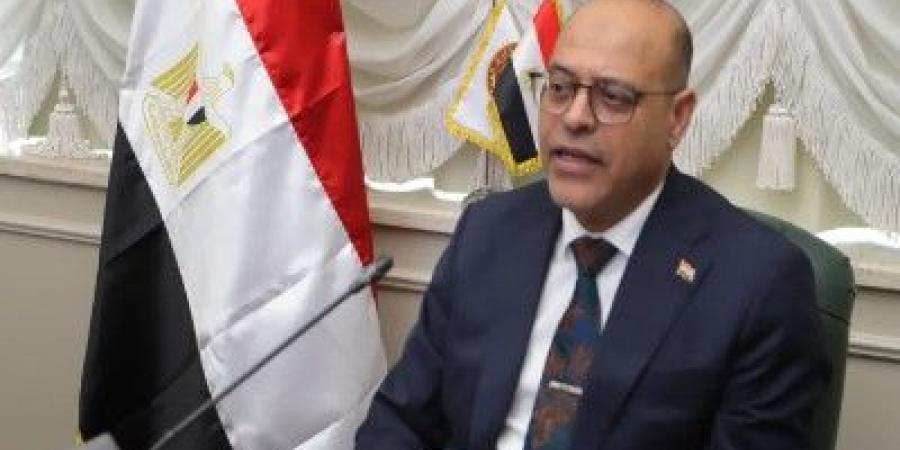وزير العمل يوفر 107 وظيفة لعمال مصريين للعمل في شركات بالأردن - الكويت الاخباري