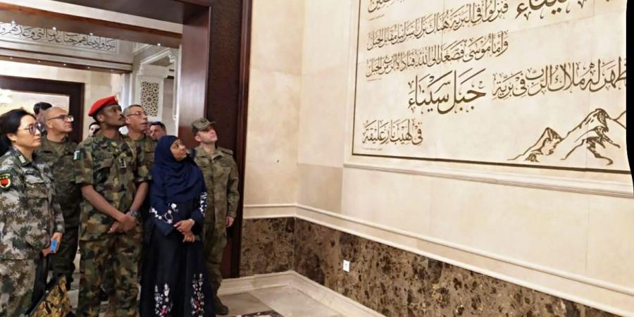 القوات المسلحة تنظم زيارة للملحقين العسكريين إلى المشروعات القومية - الكويت الاخباري