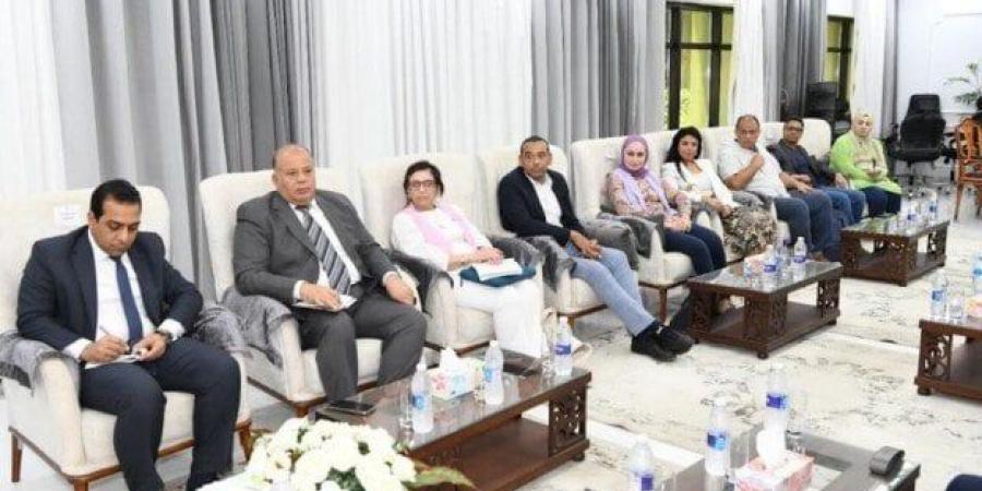 خلال استقباله وفد رفيع المستوى.. محافظ قنا يبحث الموقف التنفيذي لمشروع «حيّنا» و فرص تنمية السياحة الريفية بدندرة - الكويت الاخباري