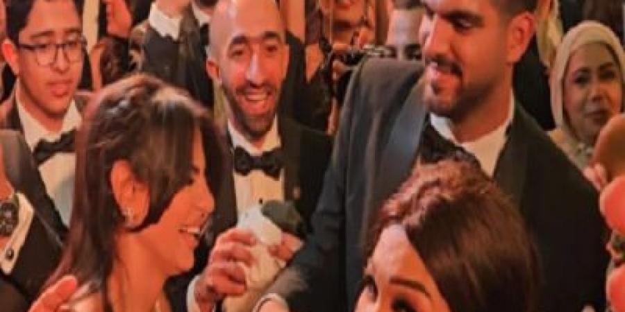 وصلة رقص لـ فيفي عبده فى حفل زفاف ابنة أمل زرق - الكويت الاخباري