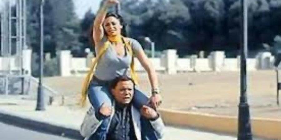 بمشهد من السفارة في العمارة..  داليا البحيري تحتفل بعيد ميلاد الزعيم - الكويت الاخباري