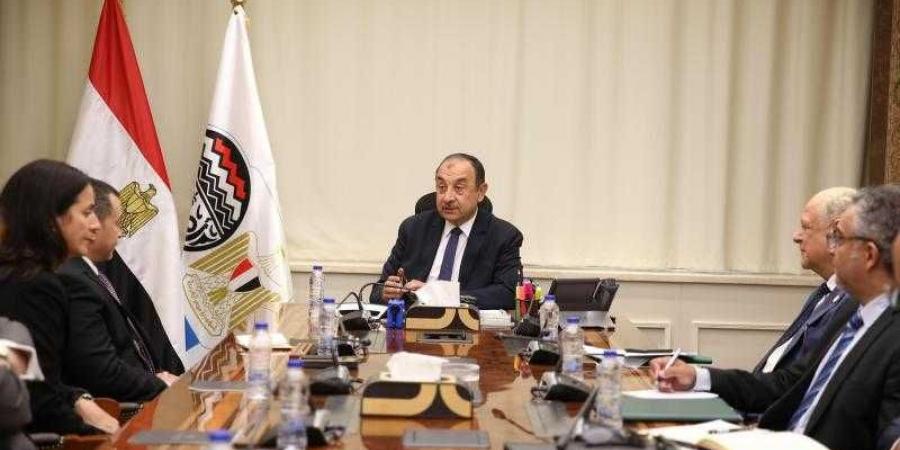 وزير قطاع الأعمال يلتقي وفدًا من ”بريتش بتروليوم” لمتابعة خطوات إعادة تشغيل مصنع الأنود بالعين السخنة - الكويت الاخباري