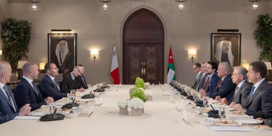 الملك ورئيس وزراء مالطا يشهدان توقيع اتفاقية إطارية للتعاون الثنائي ومذكرات تفاهم في عدة مجالات - صورة - الكويت الاخباري