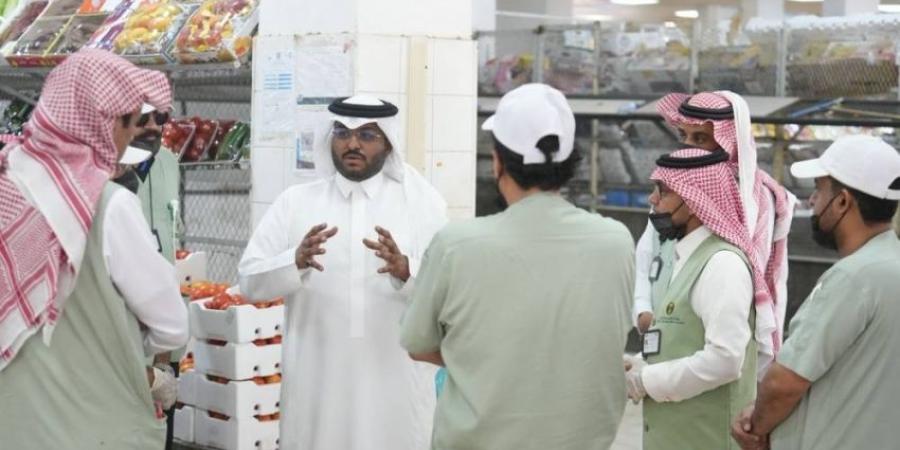 مدير بيئة تبوك يتفقد أسواق النفع العام استعدادًا لعيد الأضحى - الكويت الاخباري