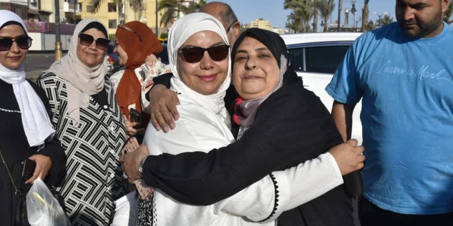 وسط مشاعر من الفرحة والمحبة.. محافظ بورسعيد يودع حجاج الجمعيات الأهلية - الكويت الاخباري