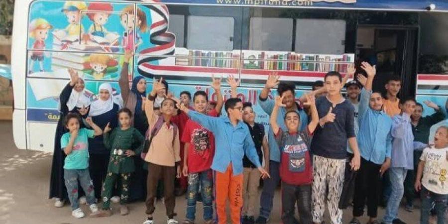 ضمن فعالياتها بالقرى.. مكتبة مصر العامة المتنقلة تنظم زيارة لمدرسة سوالم أبنوب للتربية الخاصة - الكويت الاخباري