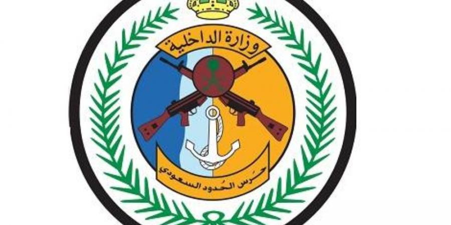 حرس الحدود ينقذ 10 مقيمين من الجنسية المصرية بعد جنوح واسطتهم البحرية بالقنفذة - الكويت الاخباري