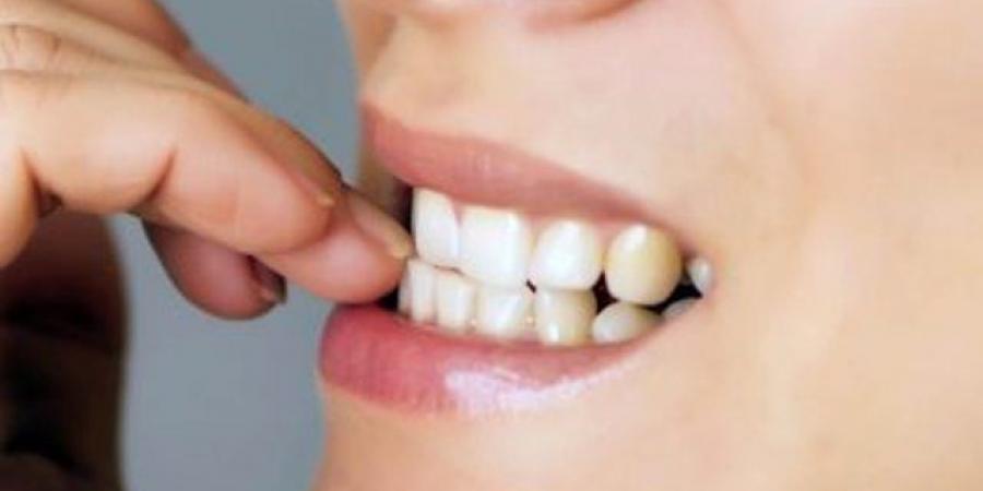قضم الأظافر ناسيًا للمحرم هل يوجب الفدية؟ #دين وحياة #دار الإفتاء - الكويت الاخباري