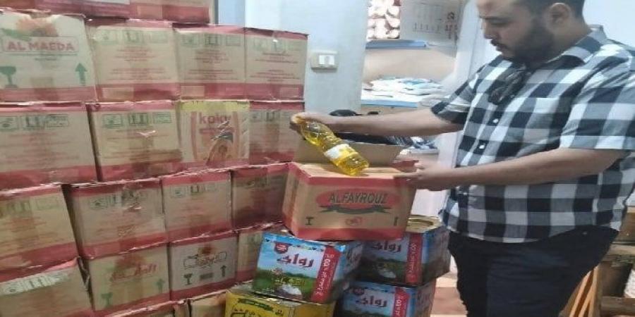 قبل تهريبها.. ضبط 420زجاجة زيت مُدعم و380عبوة سكر ناقص الوزن بالبحيرة - الكويت الاخباري