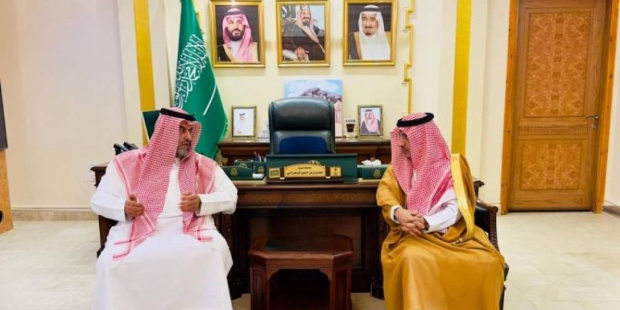 مُحافظ الليث يطَّلع على مشروع التحول في حوكمة إدارة ومكاتب التعليم بالمحافظة - الكويت الاخباري