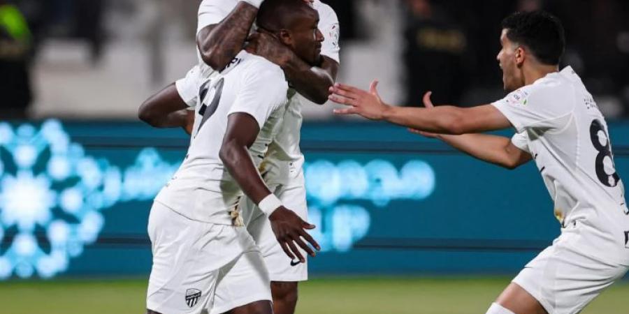 اتحاد جدة يُعاقب الشباب بثلاثية مثيرة فى الدوري السعودي شاهد #اتحاد_جدة #الدوري_السعودي - الكويت الاخباري