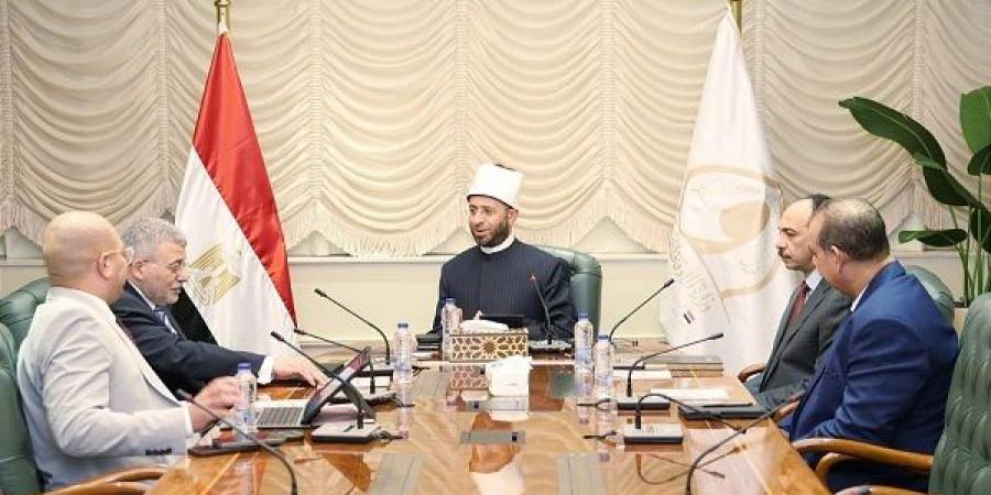 لتعظيم الموار ..وزير الاوقاف يجتمع برئيس هيئتها #الاوقاف #وزارة الاوقاف د. #أسامة_الأزهري  #وزير_الأوقاف - الكويت الاخباري