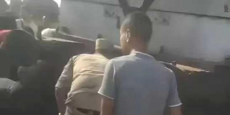 نجاة شاب في المنوفية من الموت أثناء عبوره شريط السكة الحديد من معبر غير شرعي بدراجته النارية - الكويت الاخباري