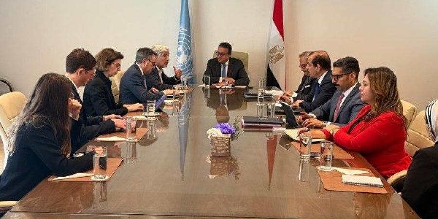 عبد الغفار  لممثلي البنك الدولي: نقدم الخدمات ل 80 مليون مواطن بالوحدات الصحية - الكويت الاخباري