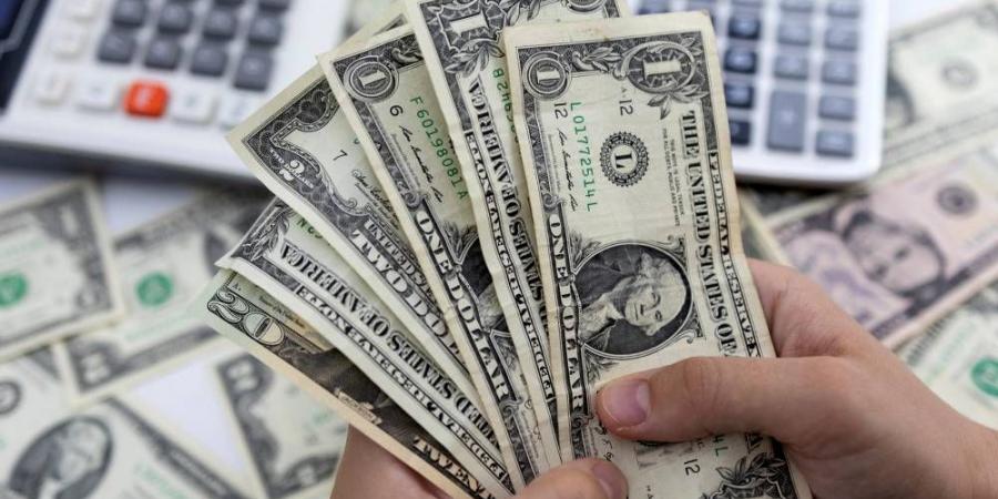 الدولار يتراجع وسط مخاوف مالية - الكويت الاخباري