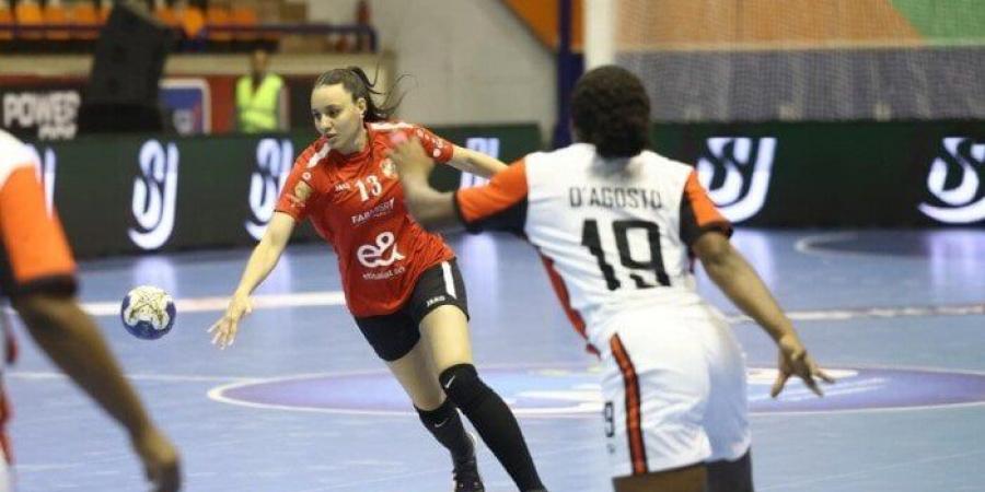 سيدات يد الأهلي إلى نهائي «كأس الكؤوس الإفريقية» - الكويت الاخباري