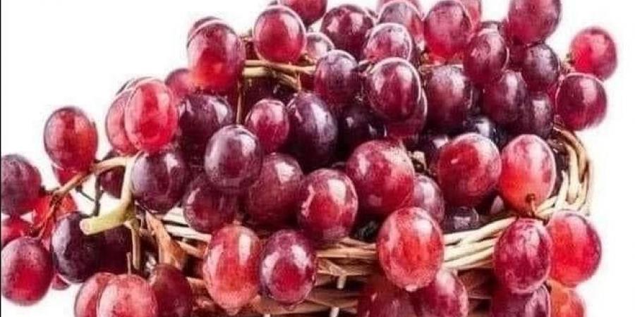 تحسين صحة العين والدماغ.. ماذا يحدث عند تناول العنب الأحمر قبل النوم؟ - الكويت الاخباري