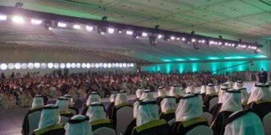 نائب أمير الرياض يرعى حفل تخريج الدفعة الثلاثين من طلاب مدارس الملك فيصل - الكويت الاخباري