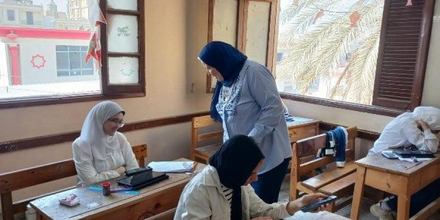 محافظ بني سويف يطمئن على انتظام سير امتحانات نهاية العام لسنوات النقل - الكويت الاخباري