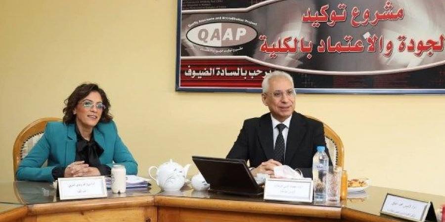 رئيس جامعة المنيا يترأس مجلس كلية الألسن - الكويت الاخباري