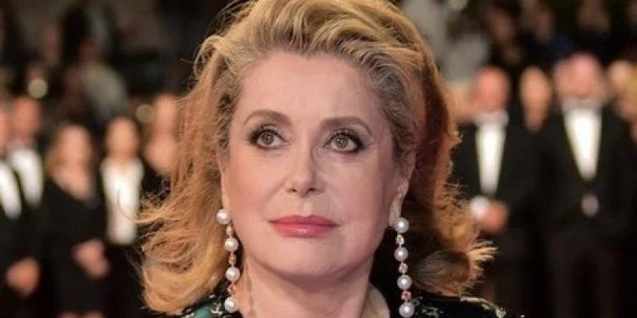النجمة الفرنسية كاترين دونوف توقع على رسالة تدين الإبادة الجماعية في غزة - الكويت الاخباري