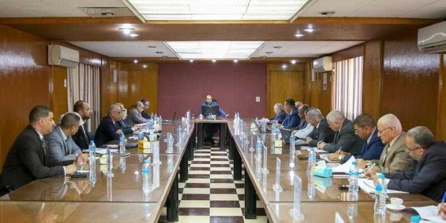 وزير قطاع الأعمال العام يتابع الموقف التنفيذي لمشروعات قطاع الصناعات المعدنية ومؤشرات الأداء - الكويت الاخباري